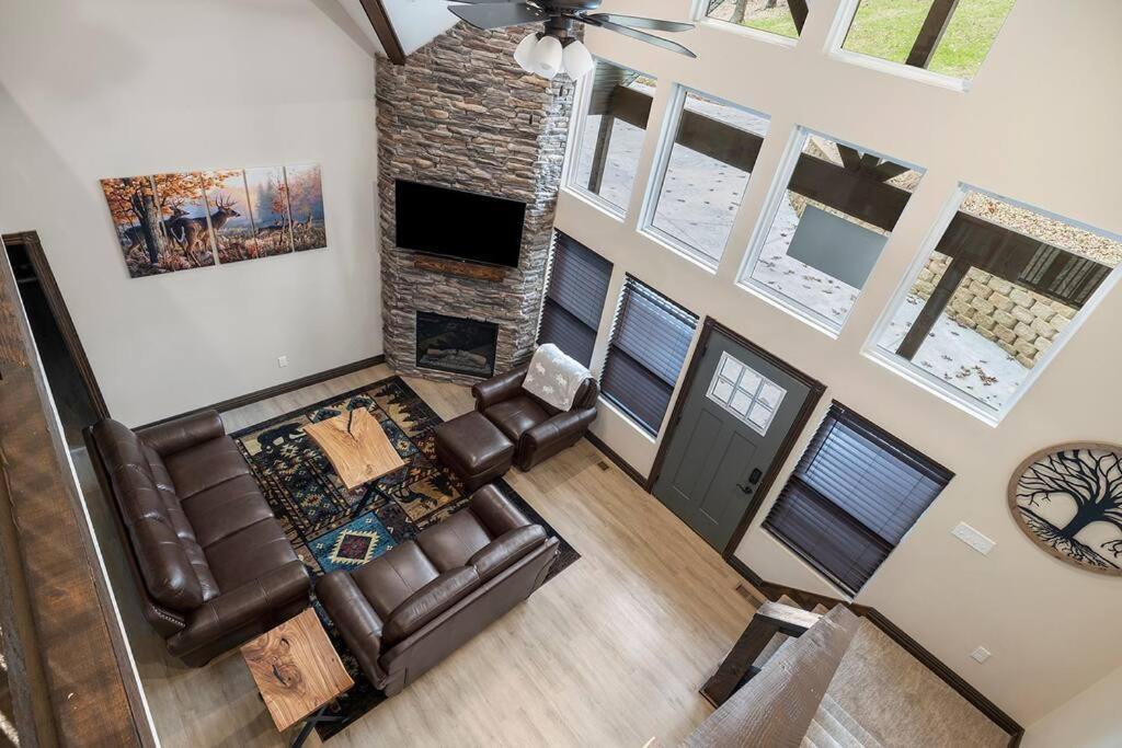 Rock And Timber Lodge Брэнсон Экстерьер фото